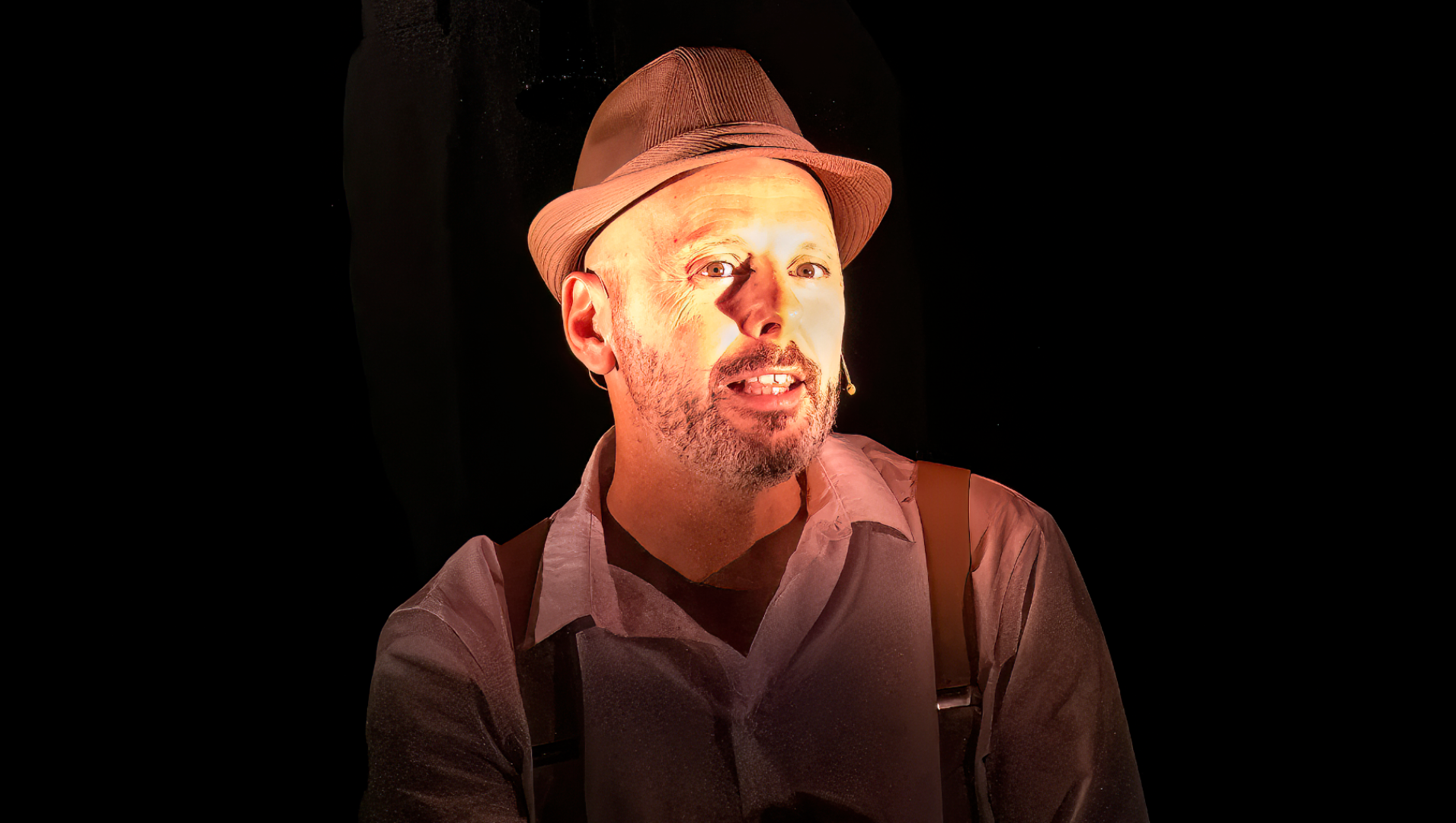 photo de scène de spectacle Ils ne meritent pas tes larmes au Théâtre La Pépinière