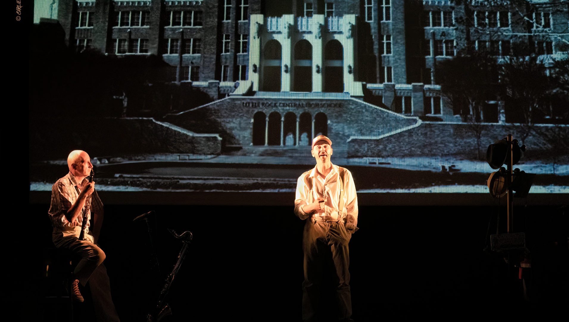 photo de scène de spectacle Ils ne meritent pas tes larmes au Théâtre La Pépinière