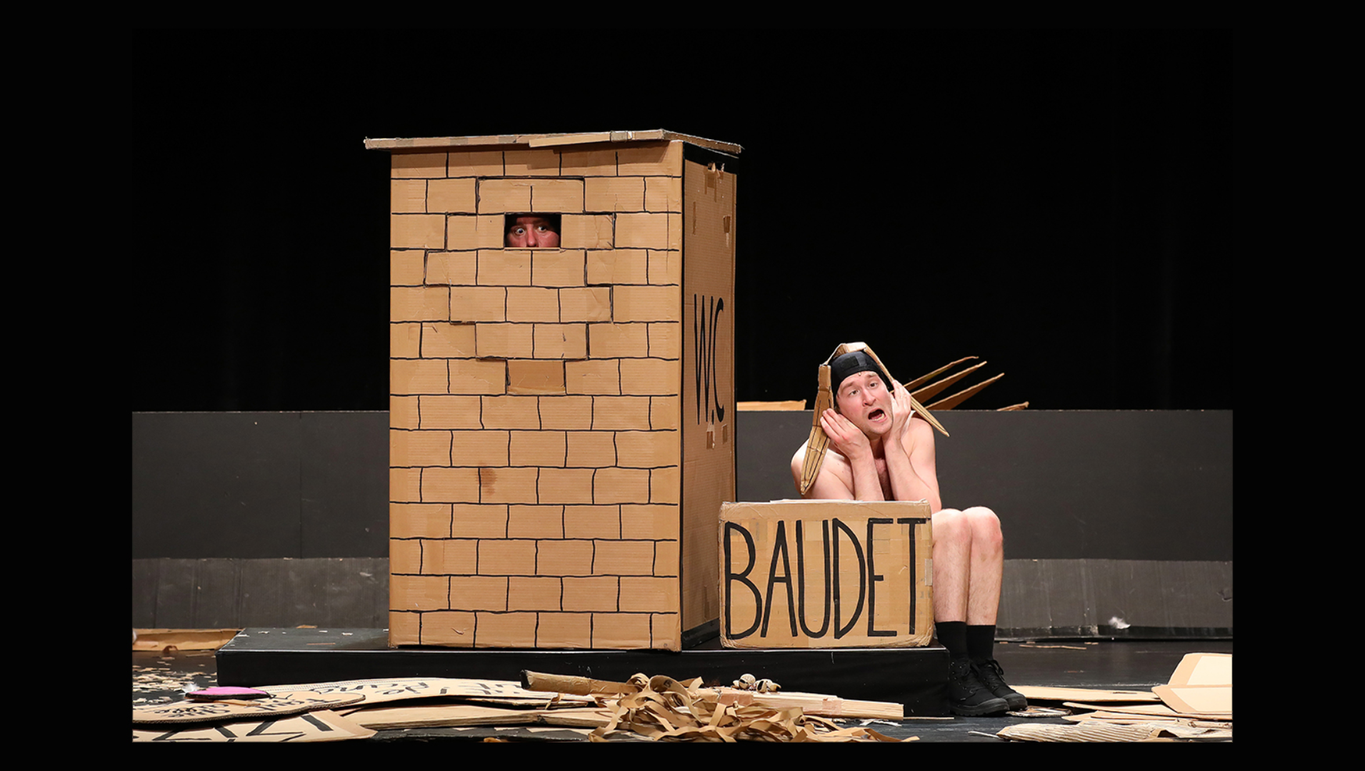 photo de scène de spectacle LES GROS PATINENT BIEN au Théâtre La Pépinière